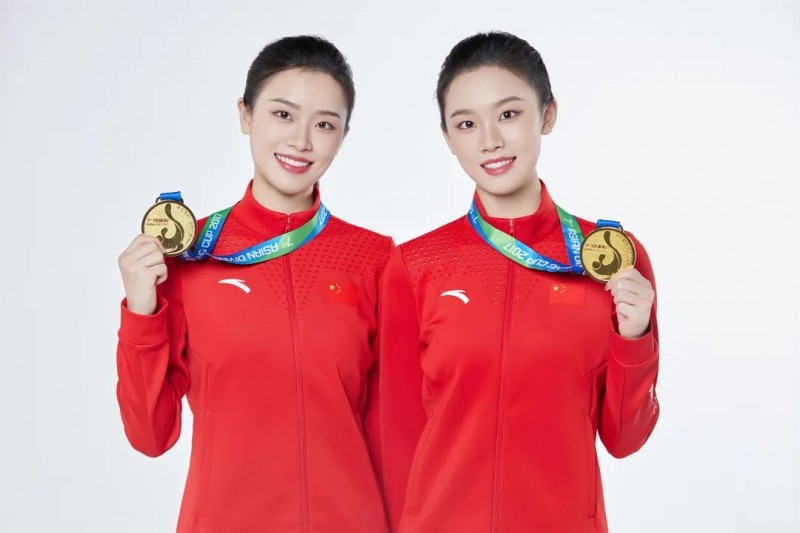 雙姝躍浪，椰香遠揚——宗師傅食品官宣簽約世界跳水冠軍夏冰清、夏玉潔為形象代言人