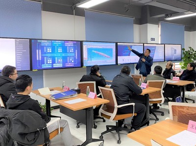 信息技術(shù)研發(fā)新突破 智能系統(tǒng)助力產(chǎn)業(yè)升級(jí)